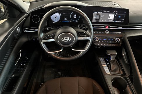 Used 2025 Hyundai Elantra SEL image 14