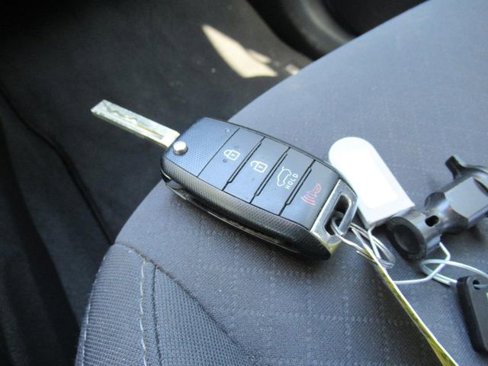 Used 2019 Kia Sorento LX image 30