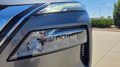 Used 2023 Nissan Rogue SV image 11