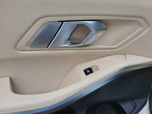 Used 2019 BMW 330i Sedan w/ Premium Package image 21