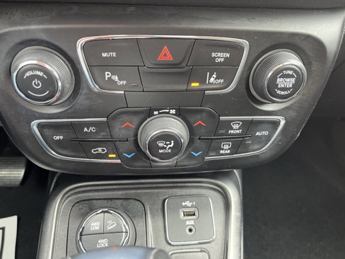 Used 2021 Jeep Compass Trailhawk w/ Sun and Sound Group image 31