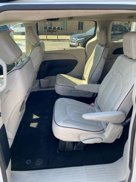 Used 2017 Chrysler Pacifica Limited w/ Advanced Safetytec Group image 28