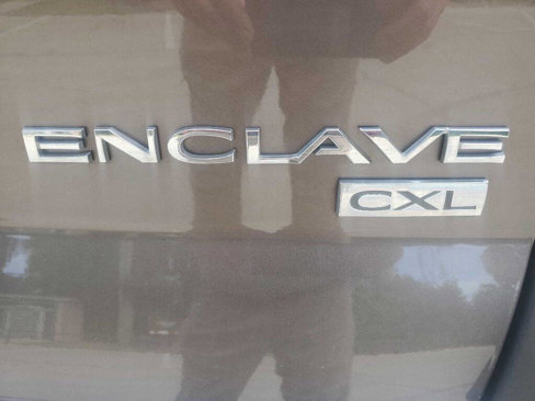 Used 2010 Buick Enclave CXL image 17