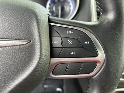 Used 2020 Chrysler 300 Touring L w/ 300 Premium Group image 14