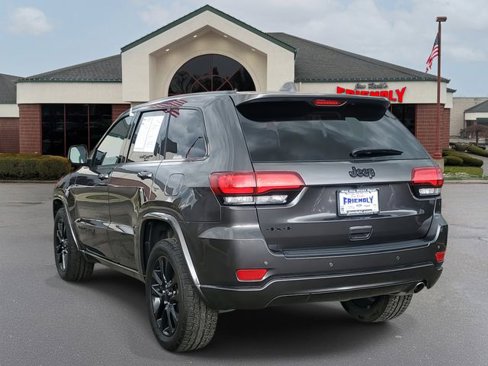 Used 2020 Jeep Grand Cherokee Altitude image 3