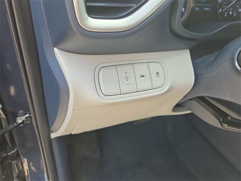 Used 2021 Hyundai Venue image 12