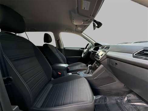Used 2023 Volkswagen Tiguan S image 14