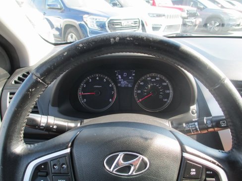Used 2012 Hyundai Accent SE image 16
