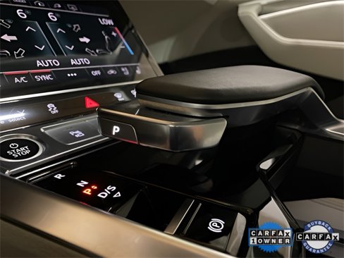 Used 2021 Audi e-tron Premium Plus w/ Premium Plus Package image 58