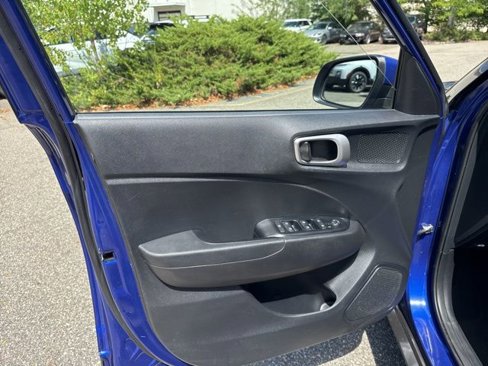 Certified 2022 Hyundai Venue SE w/ Cargo Package image 34