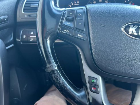Used 2015 Kia Sorento SX image 6