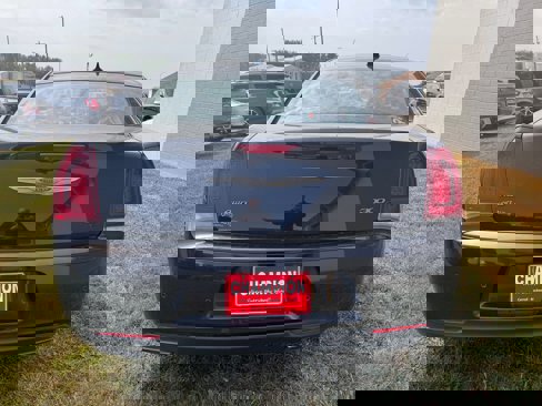 Used 2016 Chrysler 300 S w/ 300S Premium Group image 7