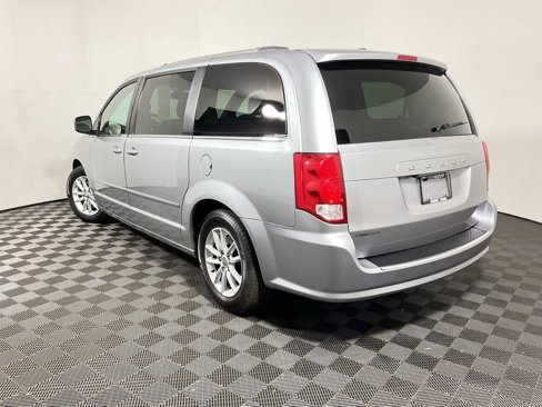 Used 2019 Dodge Grand Caravan SXT image 9