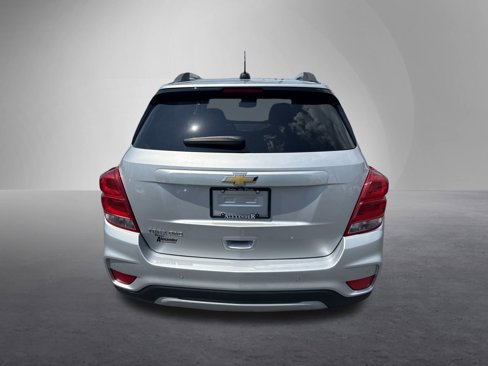 Used 2022 Chevrolet Trax LT w/ Premium Seat Package image 4