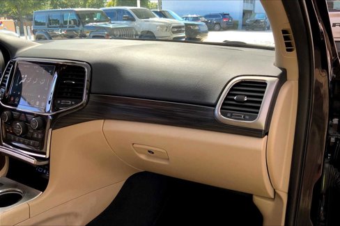 Certified 2022 Jeep Grand Cherokee Laredo E image 18