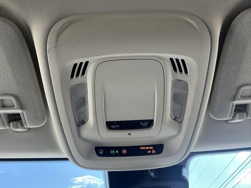 Used 2023 Buick Envision Essence image 21
