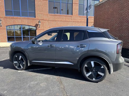 Used 2025 Nissan Kicks SR w/ SR Premium Package image 4