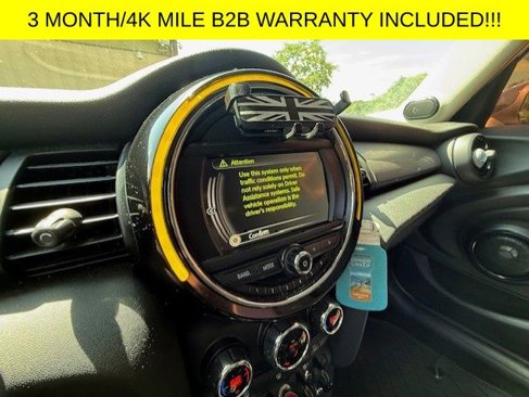 Used 2018 MINI Cooper 4-Door Hardtop image 11
