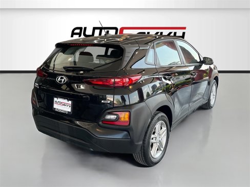 Used 2021 Hyundai Kona SE image 7