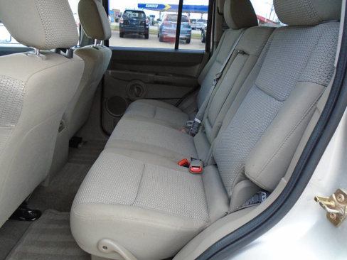 Used 2007 Jeep Commander Sport image 10