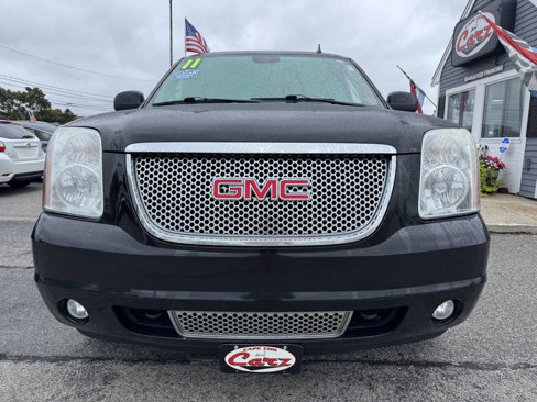Used 2011 GMC Yukon Denali image 2