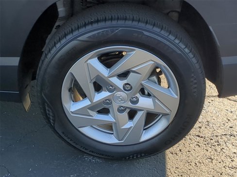 Used 2024 Hyundai Kona SE image 10