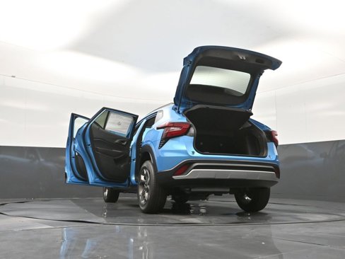 New 2025 Chevrolet Trax LT w/ Driver Confidence Package image 32