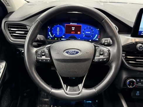 Used 2022 Ford Escape Titanium image 16