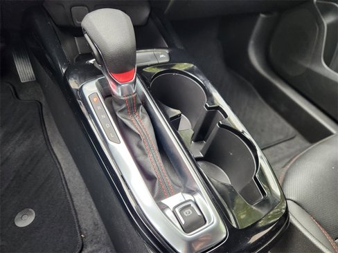 Used 2025 Chevrolet Trax RS image 17