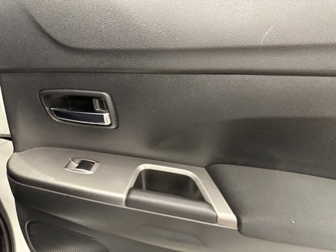 Used 2021 Mitsubishi Outlander Sport SE image 14
