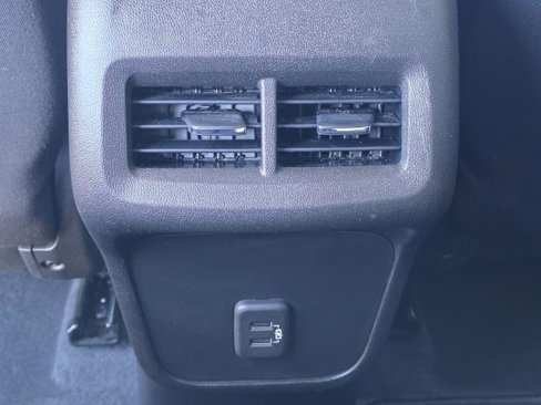 Used 2022 Chevrolet Equinox LT image 32