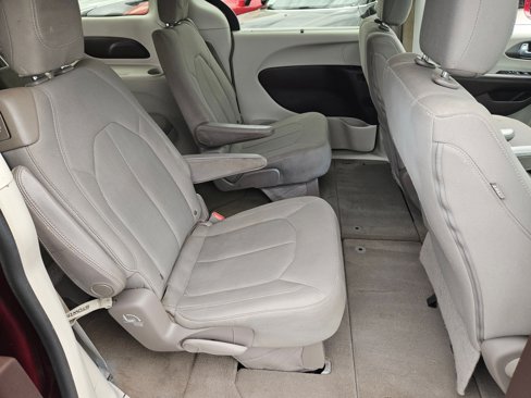 Used 2018 Chrysler Pacifica Touring Plus image 20