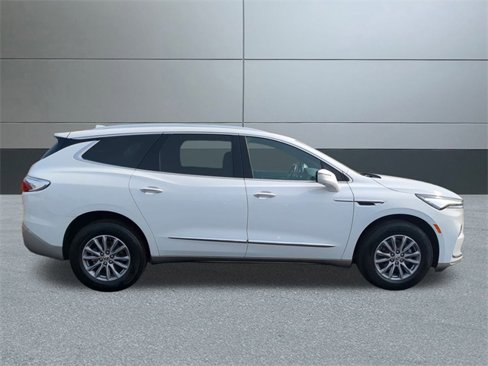 Used 2024 Buick Enclave Premium image 7
