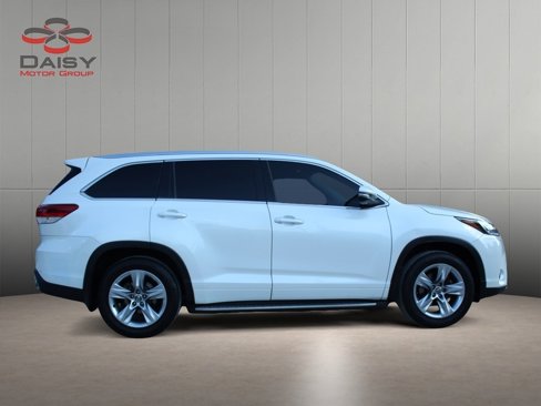Used 2017 Toyota Highlander Limited image 4