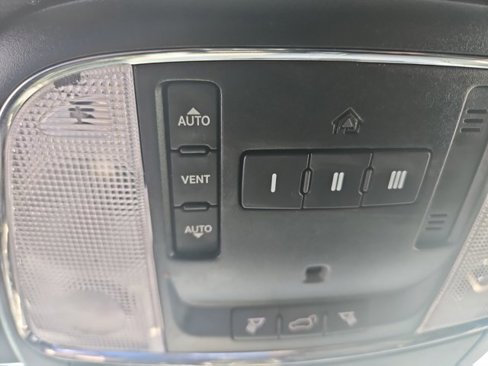 Used 2016 Jeep Grand Cherokee Limited image 12