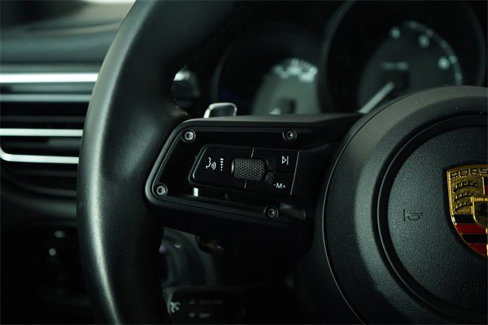 Used 2022 Porsche Macan image 48