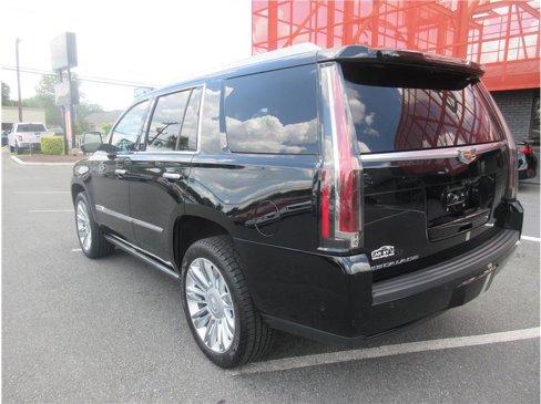 Used 2017 Cadillac Escalade Platinum image 3