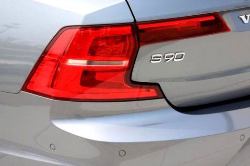 Used 2018 Volvo S90 T5 Momentum w/ Convenience Package image 29