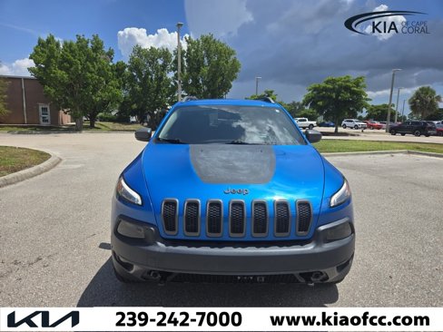 Used 2018 Jeep Cherokee Trailhawk image 3