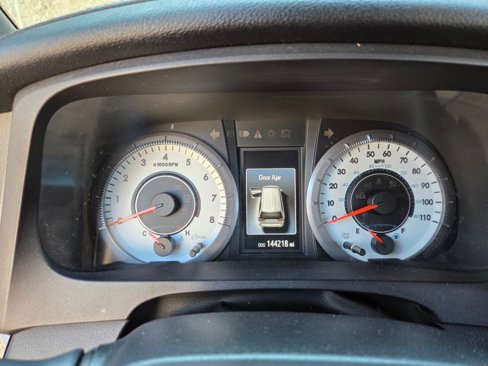 Used 2016 Toyota Sienna SE image 48