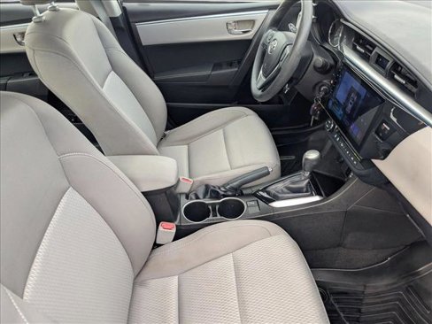 Used 2016 Toyota Corolla LE image 18