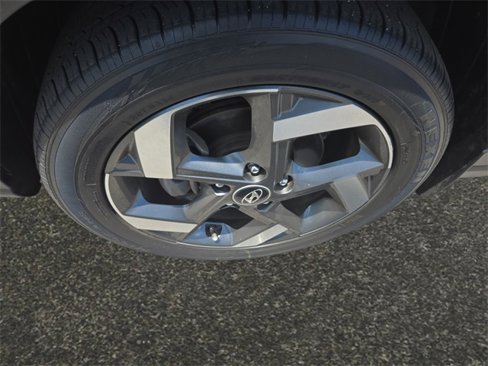 Used 2021 Hyundai Venue image 9