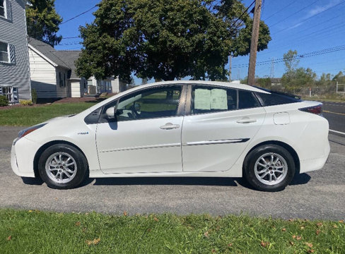 Used 2016 Toyota Prius Two image 4