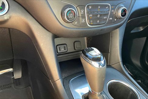 Used 2018 Chevrolet Equinox LT w/ Sun & Infotainment Package image 30