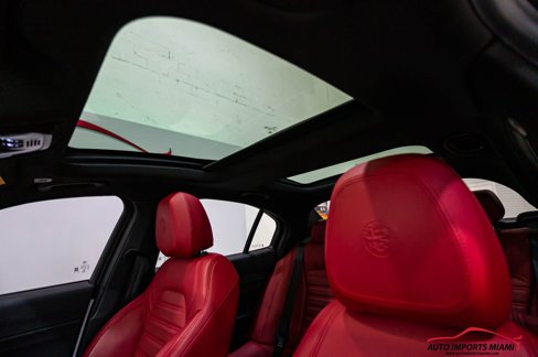 Used 2022 Alfa Romeo Giulia Veloce image 86