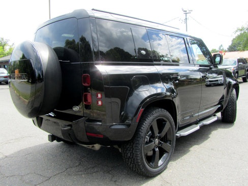 Used 2023 Land Rover Defender 110 X-Dynamic SE image 10