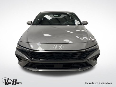 Used 2024 Hyundai Elantra Limited image 12