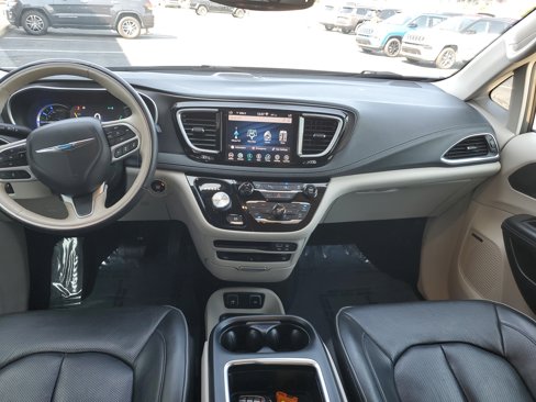 Used 2020 Chrysler Pacifica Limited w/ Advanced Safetytec Group image 24