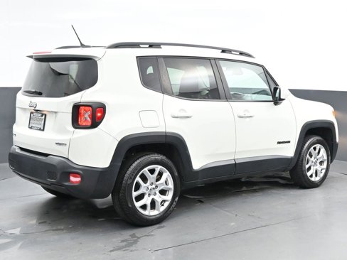 Used 2016 Jeep Renegade Latitude w/ Cold Weather Group image 7