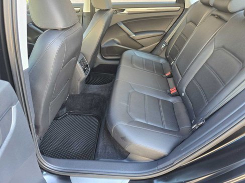 Used 2016 Volkswagen Passat 1.8T SE image 8